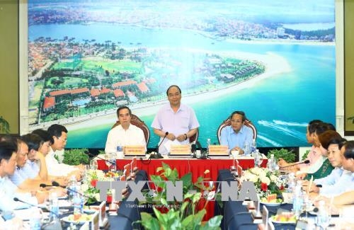 Thủ tướng Nguyễn Xuân Phúc làm việc với lãnh đạo tỉnh Quảng Bình

